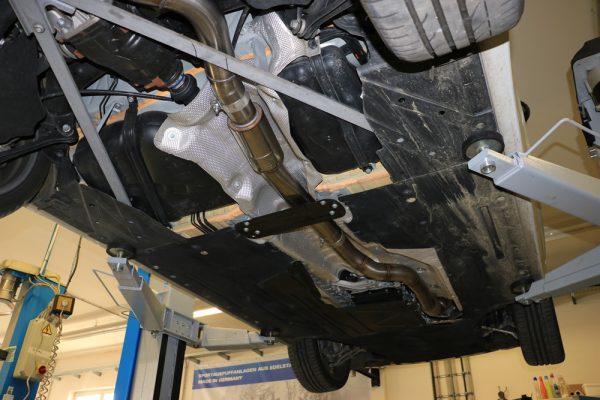 BMW F32/F33/F36 - 435i - M-Paket Vorschalldämpfer – Bild 4