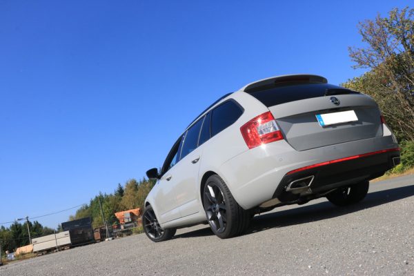 Skoda Octavia 5E RS - TDI - 4x4 mit Diesel-Endrohrblenden Halbanlage rechts/links ab Kat - Austritt der Endrohre in den originalen Diesel-Endrohrblenden – Bild 6