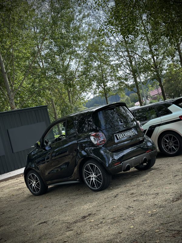 Smart Fortwo 453 mit Brabus Heckansatz Endschalldämpfer quer Ausgang rechts/links inkl. Flexstück - 1x90 Typ 25 rechts/links schwarz emalliert – Bild 2