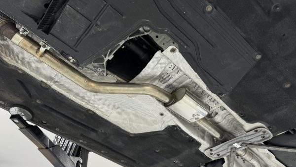 BMW F30 F31 - 118i Vorschalldämpfer – Bild 4